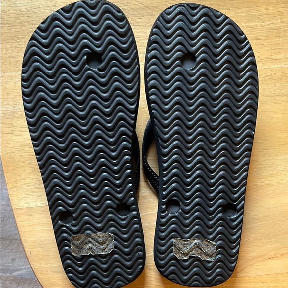 Ralph Lauren Polo Black Flip Flops with Gray Logo *EUC* - Picture 3 of 5